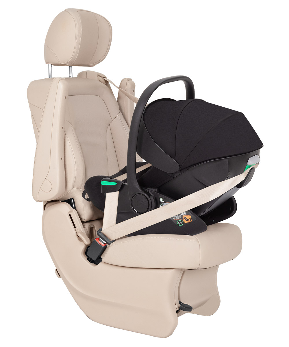 Автокресло Vega Lite 2026 ﻿Кресло может быть установлено с помощью ремней безопасности. 